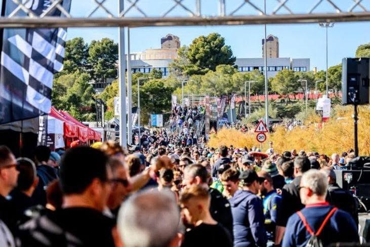 🔊 Encuesta realizada en <a href="/BenidormCX/">Benidorm CX - Costa Blanca - UCI CX World Cup</a> sobre el público presente:

🏙️ 7% población local.

 🏄‍♂️ 20% turistas ya en Benidorm.

🚲 73% gente específicamente para disfrutar del evento, de este último grupo el 50% son 🇪🇸, 19% de 🇬🇧, 12% de 🇧🇪 y 5% 🇳🇱.

¿Os sorprende algún dato?