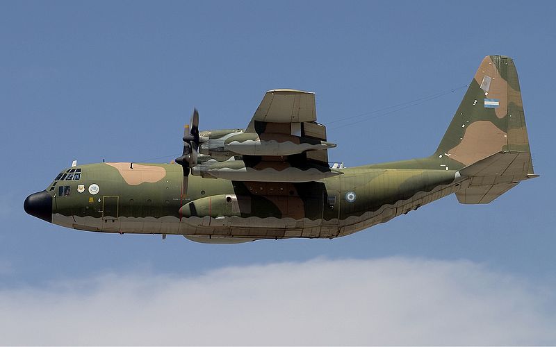 ant1_ignorancia's tweet photo. @mattewex ¿Toda la armada usa esos parches? No, es una minoria.
En cambio, al #EMGFA se le ocurrió menoscabar el pabellón nacional en las aeronaves de los argentinos sin razón táctica racional. Sino sabés de heráldica militar y su importancia simbólica no es mi culpa. https://t.co/Ob2QysPQfS
