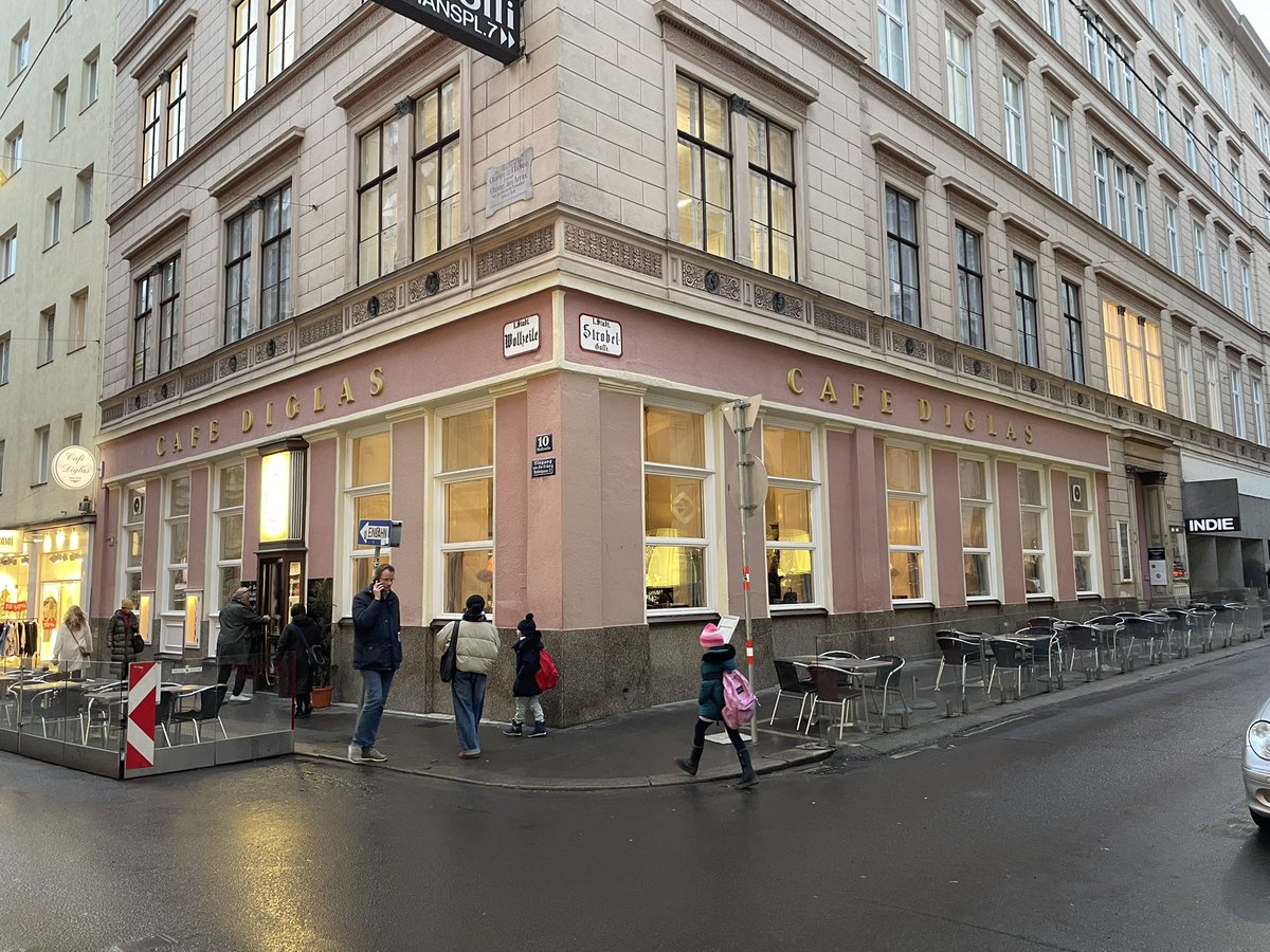 wpoechgraber's tweet photo. After many years I‘ve been to Café Diglas in a the heart of Vienna again enjoying a coffee with some Apple strudel ☕️🥮🥰 https://t.co/Awo5ayU8jO