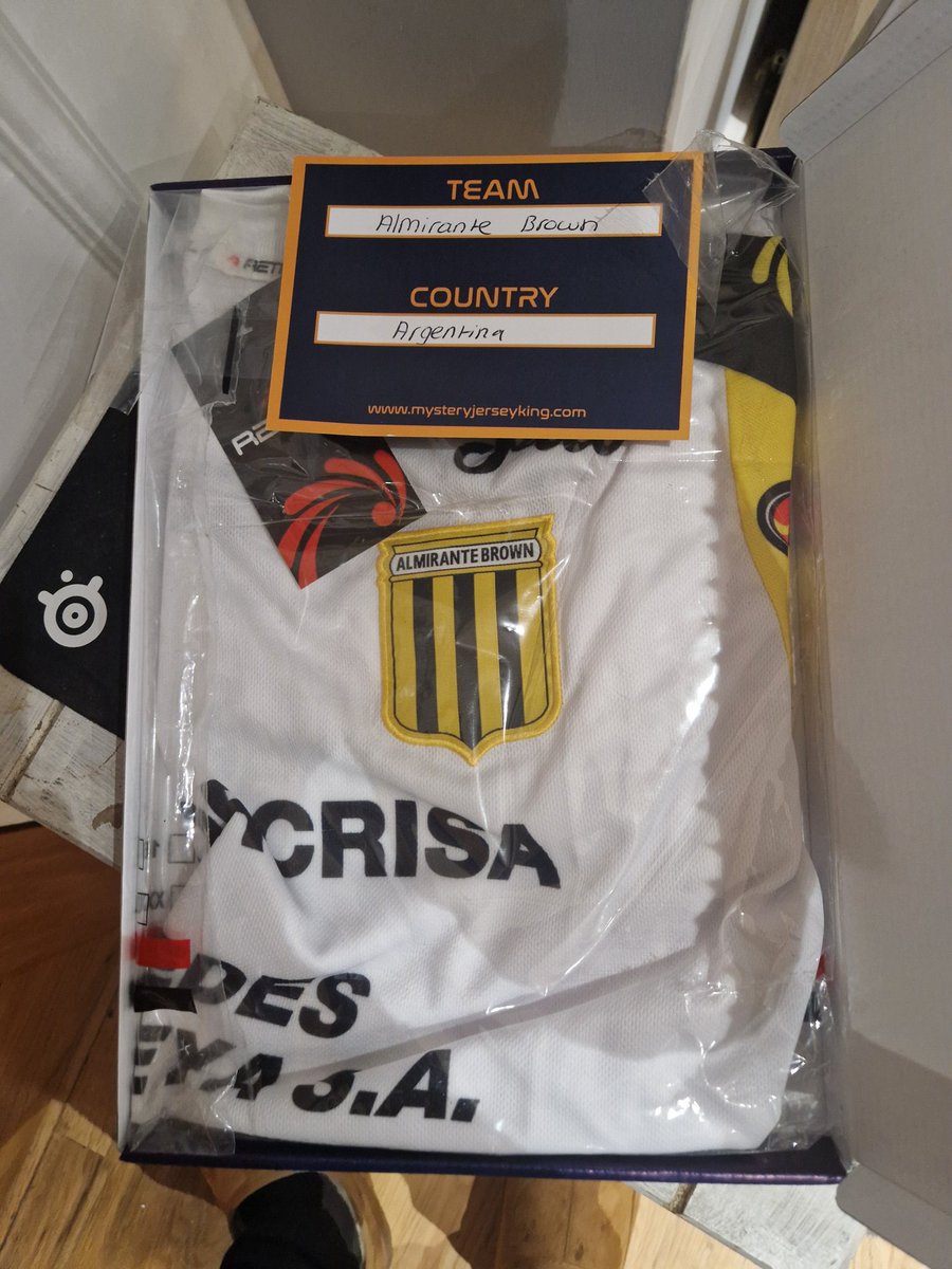 nikeairsnack's tweet photo. @MysteryJKing first shirt arrived today. This is the beauty of not knowing what your getting I'd never herd of the club I've spent hours reading up there history ect .. the month can't go quick enough untill another one arrives 🥳 fast delivery too well impressed 👏 https://t.co/YoPg4lWeBM
