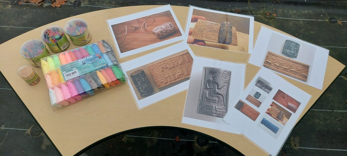 rootstofruit202's tweet photo. Y3 @fourdwellingspa investigate Indus Valley Civilisations.
Cylinder seals proved ownership of property.  The cylinder would be worn as jewellery &amp; then held against any item bearing the same imprint.
Every child carved their own, unique design &amp; rolled them in clay.
@MrsM_Court https://t.co/gxluePjh4d