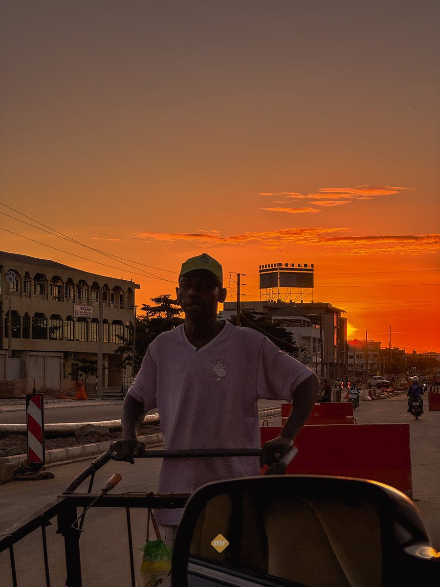 Mr__Achraf's tweet photo. Golden hour. 🇧🇯
📍Ouidah
📍Parakou 
📍Akpakpa
📍Abomey-Calavi https://t.co/mYsybuxSvP