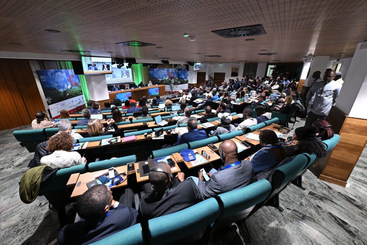 Il ruolo delle #diaspore nella promozione del settore privato in #Africa. Ne abbiamo discusso ad <a href="/BusinessIabw/">Italia Africa Business Week</a>, con testimonianze da #Senegal, #Kenya e #Tunisia. La <a href="/cooperazione_it/">Cooperazione Italiana 🇮🇹</a> in prima linea con progetti rivolti alla crescita inclusiva e alla creazione di posti di lavoro