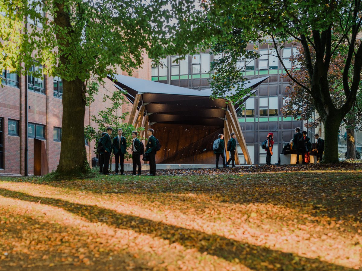 ArchitectureNI's tweet image. Check out one of the feature articles in the most recent issue of Perspective Magazine.

Take a closer look at the new Friends&apos; Pavilion at Friends&apos; School Lisburn by Studio idir.

Read the full article by Kari Simpson here: rsua.org.uk/a-case-study-o….

Photography by Joe Laverty.