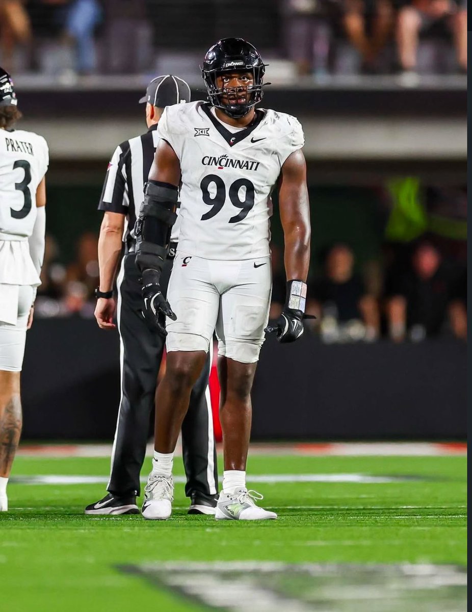 King Liggins (@king_liggins1) on Twitter photo Blessed To receive an offer From The University Of Cincinnati!
<a href="/TheGuruStew/">CoachStewart</a> <a href="/BrotherRiceFB/">Brother Rice Football</a> <a href="/CoachQuedenfeld/">Coach Quedenfeld</a> <a href="/CoachCano/">ONEighty Athletics</a> <a href="/EDGYTIM/">Timothy “EDGYTIM” OHalloran</a> <a href="/OLineDlineFact1/">O-Line D-line Factory</a> <a href="/On3sports/">On3</a> <a href="/LemmingReport/">Tom Lemming</a> <a href="/247Sports/">247Sports</a> <a href="/Maurice312corp/">Maurice Jefferson</a> <a href="/AllenTrieu/">Allen Trieu</a> <a href="/GregSmithRivals/">Greg Smith</a> <a href="/CoachTyRich74/">Tyrone Richardson</a> <a href="/SWiltfong_/">Steve Wiltfong</a> Blessed To receive an offer From The University Of Cincinnati!
<a href="/TheGuruStew/">CoachStewart</a> <a href="/BrotherRiceFB/">Brother Rice Football</a> <a href="/CoachQuedenfeld/">Coach Quedenfeld</a> <a href="/CoachCano/">ONEighty Athletics</a> <a href="/EDGYTIM/">Timothy “EDGYTIM” OHalloran</a> <a href="/OLineDlineFact1/">O-Line D-line Factory</a> <a href="/On3sports/">On3</a> <a href="/LemmingReport/">Tom Lemming</a> <a href="/247Sports/">247Sports</a> <a href="/Maurice312corp/">Maurice Jefferson</a> <a href="/AllenTrieu/">Allen Trieu</a> <a href="/GregSmithRivals/">Greg Smith</a> <a href="/CoachTyRich74/">Tyrone Richardson</a> <a href="/SWiltfong_/">Steve Wiltfong</a>