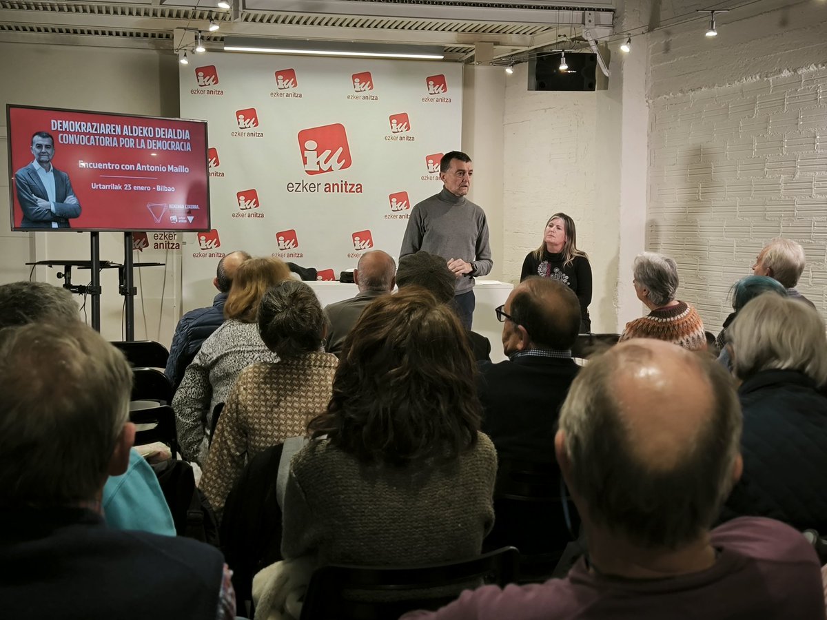 Encuentro con el coordinador federal de <a href="/IzquierdaUnida/">Izquierda Unida🔻🇵🇸</a> Antonio Maillo en nuestra sede de #Bilbao. 

Reflexionamos conjuntamente sobre las ideas, la construcción del sentido común y la hegemonía de las ideas para transformar nuestra realidad. #HemengoEzkerra #TuIzquierda
