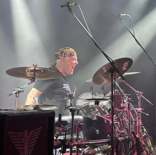 SaxonOfficial's tweet photo. Please join us in wishing our friend and brother, The Engine Room - Mr Nigel Glockler, a very Happy Birthday!
Happy Birthday Nigel
Saxon and crew!
#nigelglockler #theengineroom #themightysaxon #drummers 🥁 https://t.co/M2CeTNCiwD