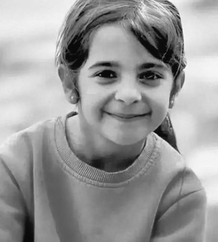 gulbenergen's tweet photo. “Fikir ve eylem birlikteliği içerisinde
İştirak halinde ölümüne”

Gözlerinin içine baka baka…
Çığlıkları kesilene, ağzı kapatılıp, çırpınarak son nefesini verene dek…

Allahsızlar!!
Ahlaksızlar!!

Ne 40 yıllık hatırlı dostlarınız 
Ne avukat ordunuz 
Ne satın aldıklarınız kurtaramadı sizi. 

#narin