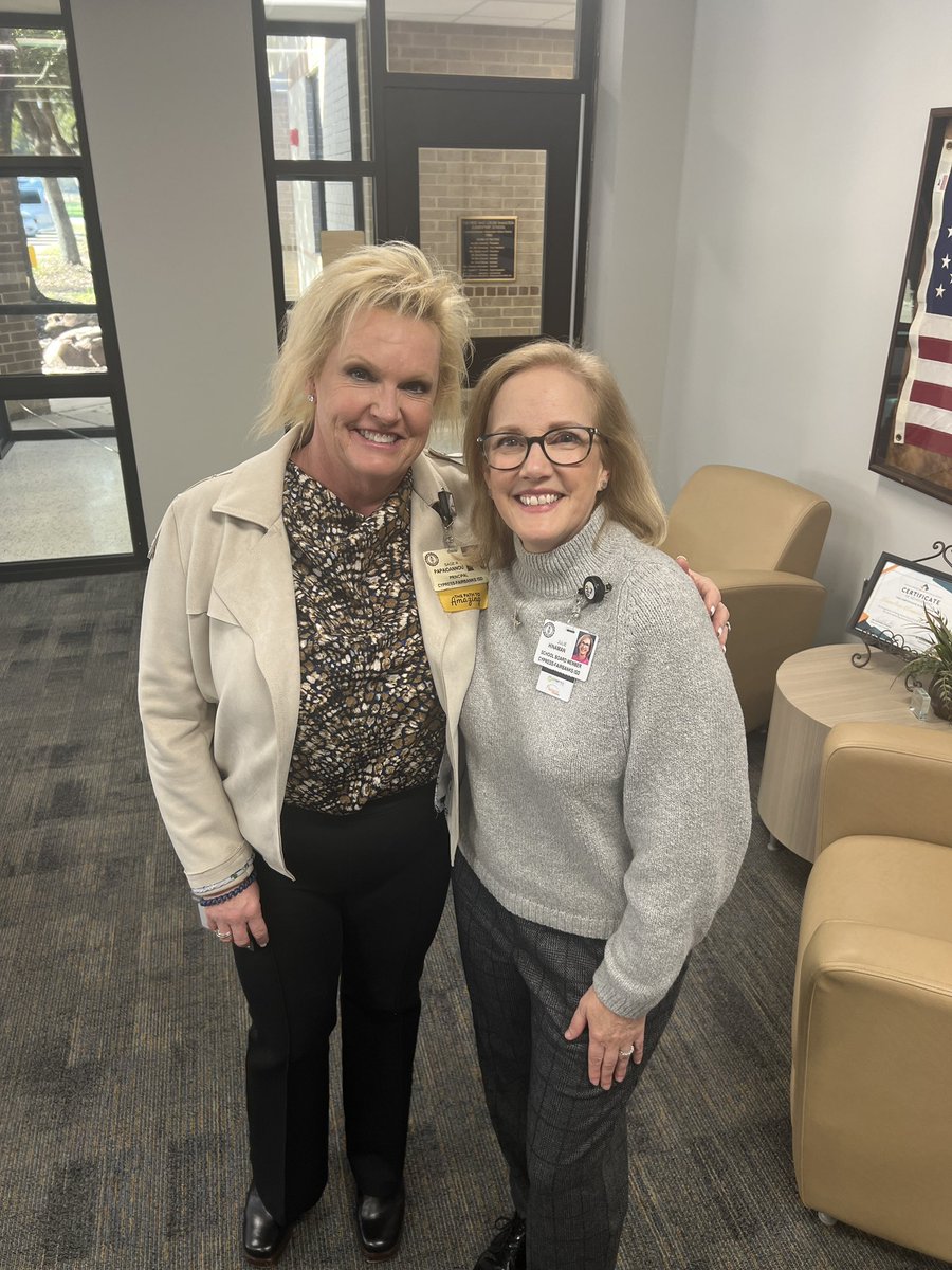 Julie Hinaman tweet media