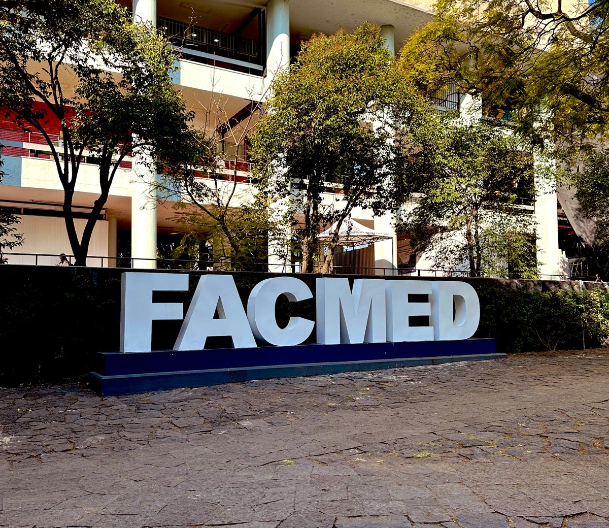 bioeticaunam's tweet photo. Presentes en el 1er Congreso de Enseñanza Clínica que organiza la @FacMedicinaUNAM. 👩🏻‍⚕️💊💉
Participa la Dra. Jennifer Hincapie Sanchez, directora de este programa con el tema: “Ética y Bioética como ejes transversales en la formación clínica”.
@seclinica @FacMedicinaUNAM https://t.co/e2gjSAUwsv