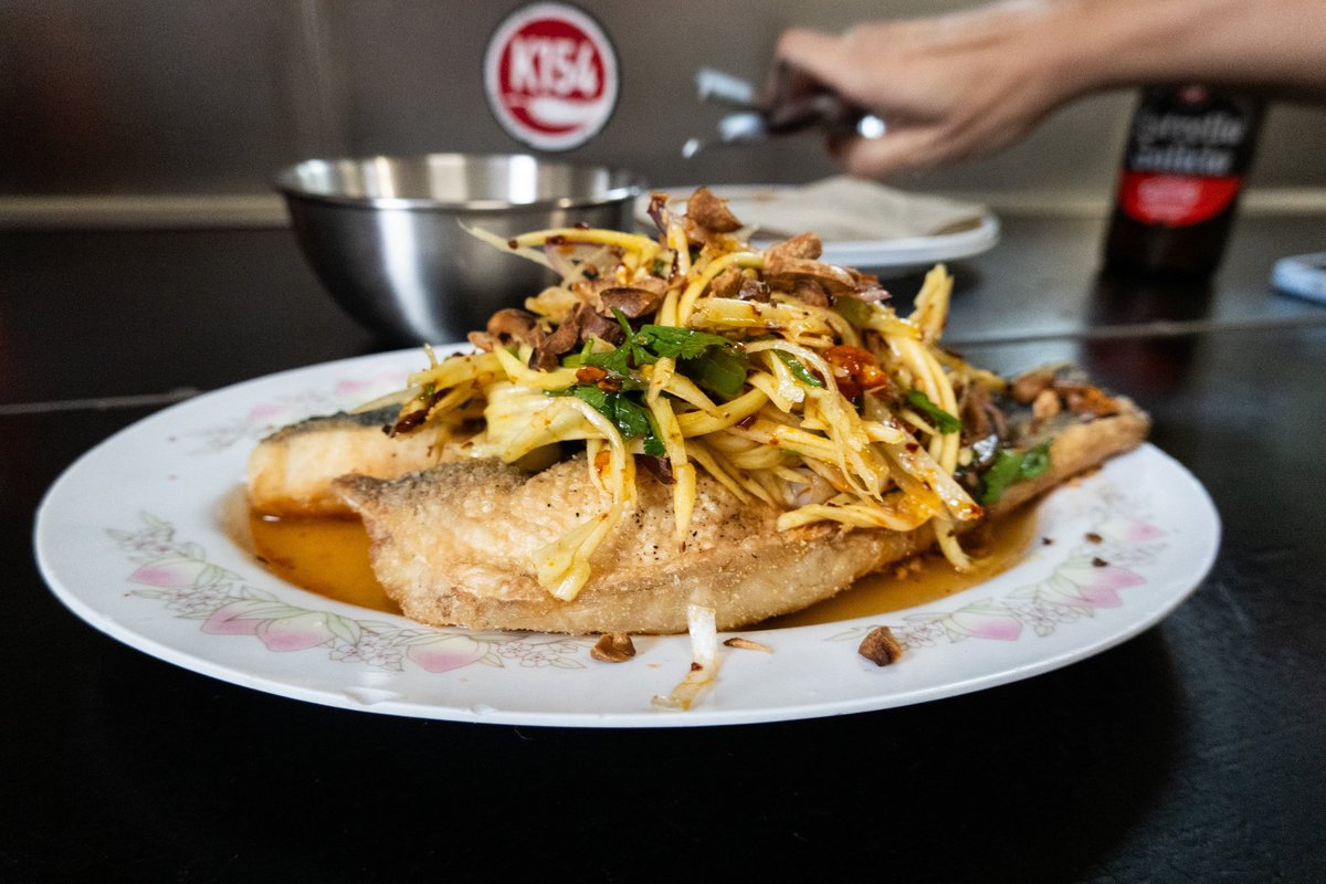 💥Yum pla duk foo, plato nuevo en Vallehermoso💥

No es como el curry amarillo de cazón que teníamos pero también es pescado e igual te aficionas a él, quién sabe, mira a ver.