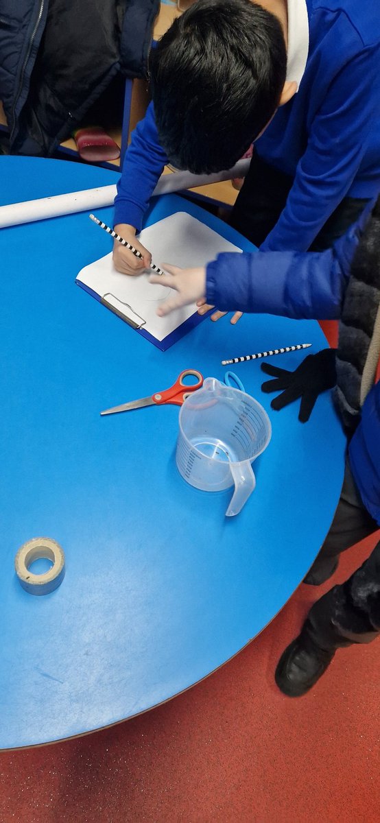 rootstofruitce's tweet photo. Year 5 @BarfordSchool had a 'Eureka!' moment today as they followed in Archimedes' footsteps in getting water to go uphill. The Archimedes Screw design is still used in engineering today @rootstofruit202 https://t.co/xHXwHI4C0y