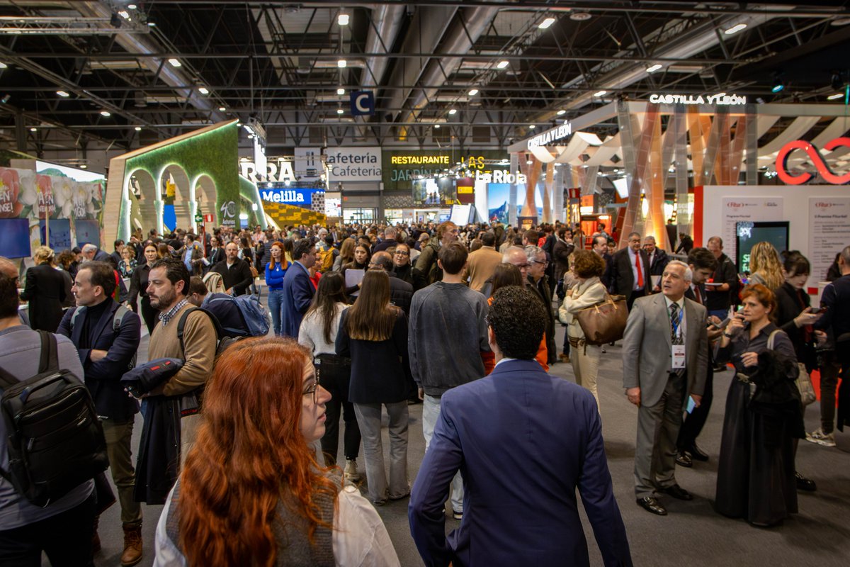 DavidLopezAlc's tweet image. Esta mañana hemos asistido a FITUR junto a @EnriqueSantiago, @AidaCast y otros representantes públicos de IU de toda España.

Una jornada de intercambio de experiencias con otros municipios y pueblos hermanos para seguir mejorando nuestras ciudades.