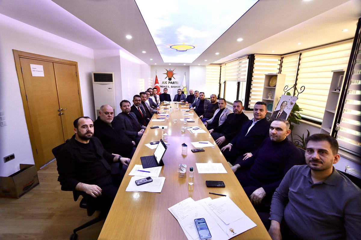 İl Koordinatörümüz, Adana Milletvekilimiz <a href="/abdullahdogru01/">Abdullah Doğru</a> ile beraber, 25 Ocak’ta gerçekleştireceğimiz İl Kongremiz öncesinde ilçe başkanlarımızla bir araya gelerek toplantımızı gerçekleştirdik.

İl Kongremiz için hazırlıklarımızı değerlendirdiğimiz bu verimli toplantıda,