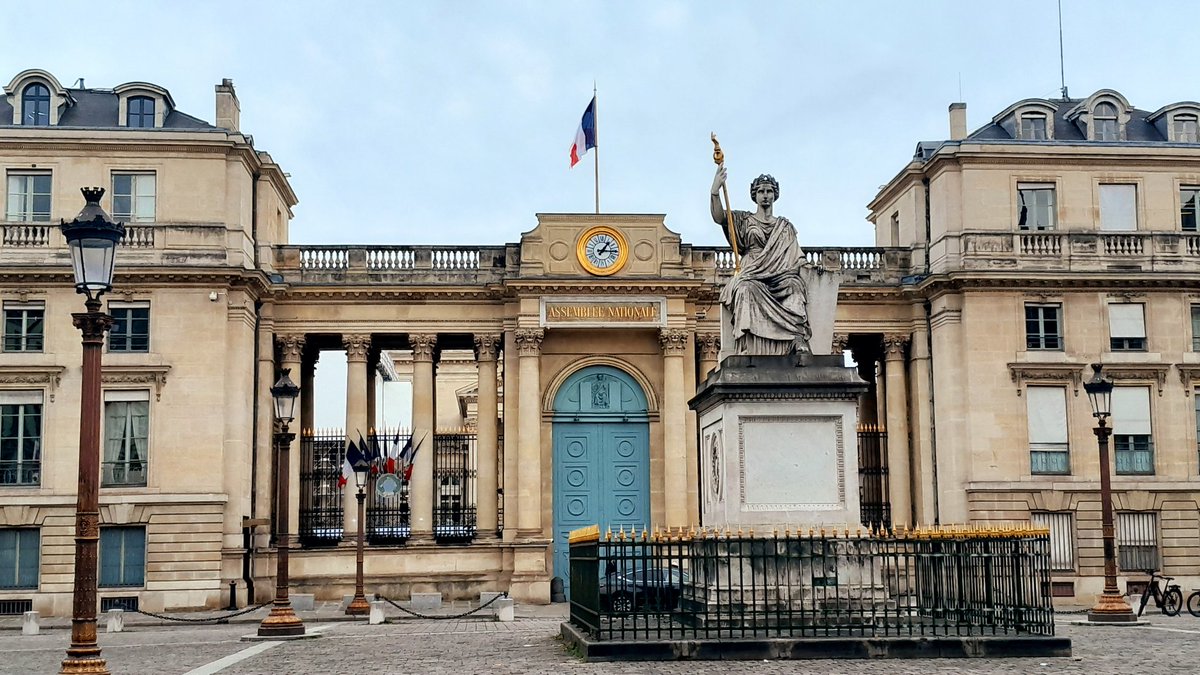 🔴 À l'initiative de la FCPE Mayotte, présent à la conférence de presse à l'assemblée nationale au sujet de la situation à Mayotte

Les annonces gouvernementales ne sont pas à la hauteur des besoins et ne sont pas suivies d'effets sur le terrain !

<a href="/arenasrodrigo_/">Rodrigo Arenas</a>
<a href="/AssembleeNat/">Assemblée nationale</a>