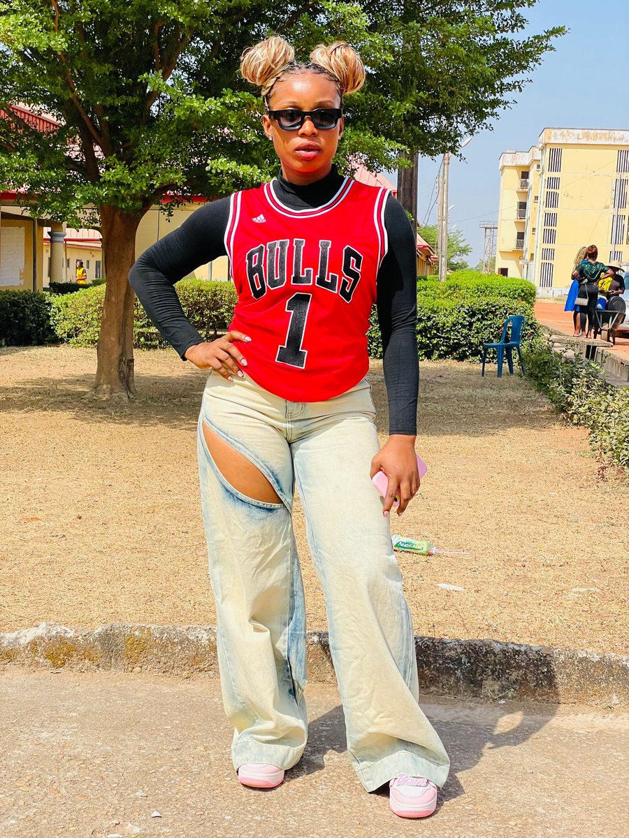 Ene_Ogbole0's tweet image. OOTD… Day 4✅
Jersey on Jeans Day..
We did it and it’s fun…
Check comment section for more pictures 😊😊
Stay with me and keep the memories 😊
#fybweek
#GodisInvolved