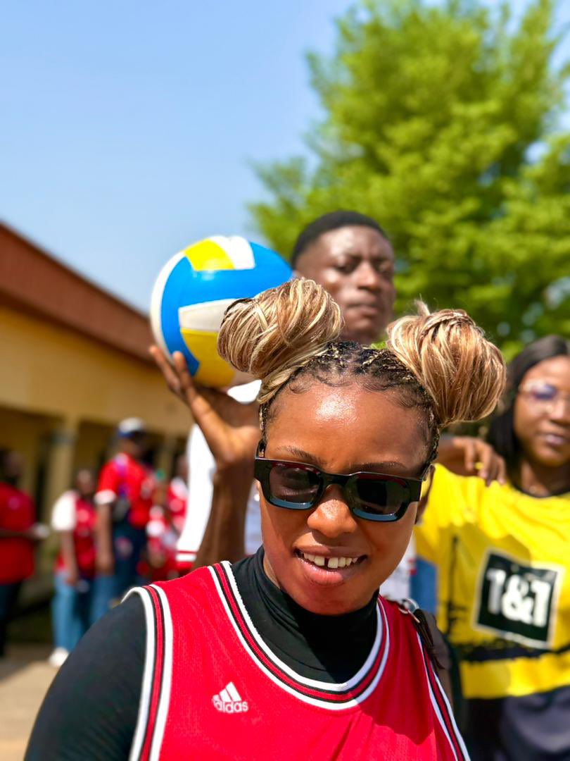 Ene_Ogbole0's tweet image. OOTD… Day 4✅
Jersey on Jeans Day..
We did it and it’s fun…
Check comment section for more pictures 😊😊
Stay with me and keep the memories 😊
#fybweek
#GodisInvolved