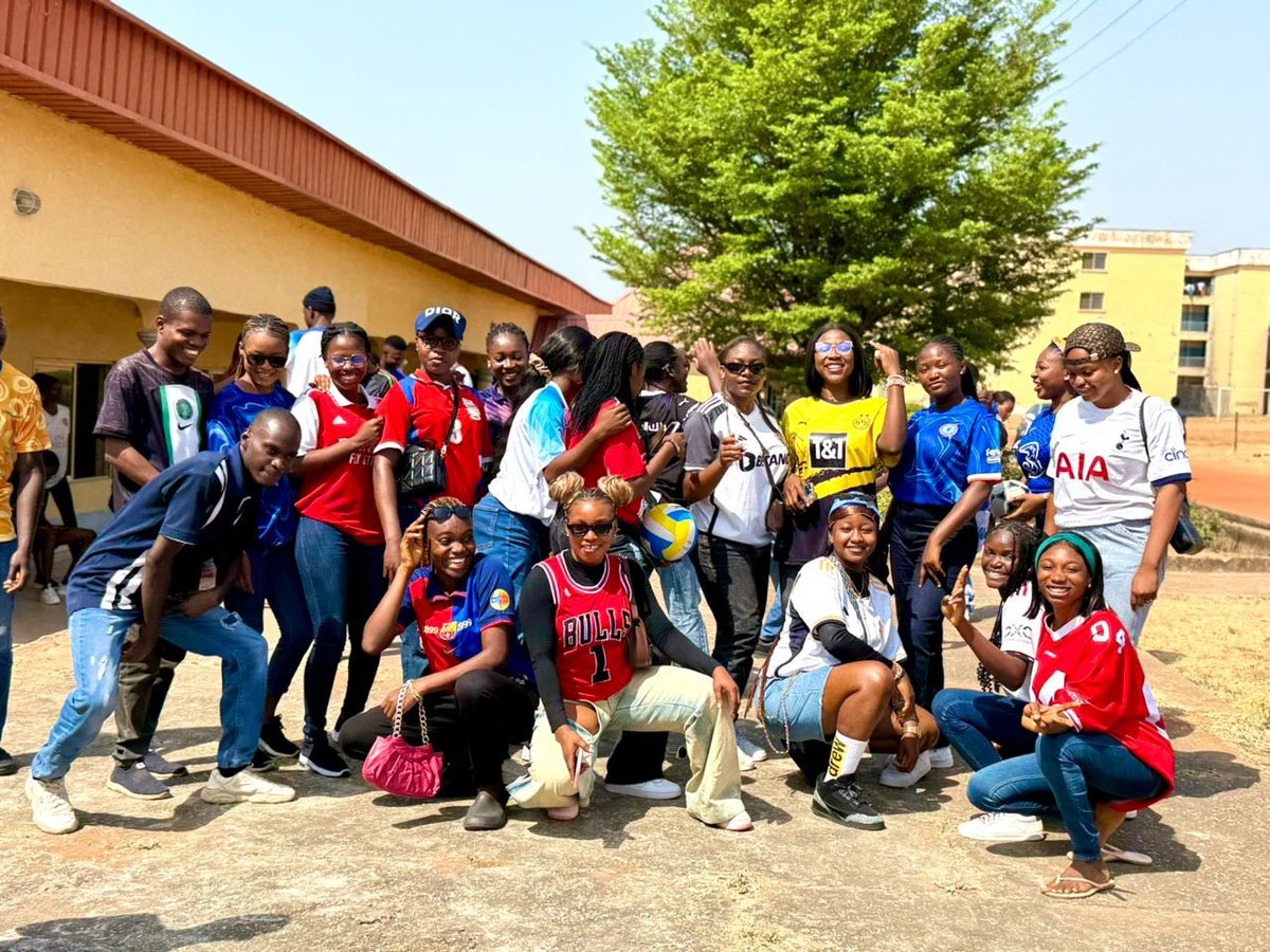 Ene_Ogbole0's tweet image. OOTD… Day 4✅
Jersey on Jeans Day..
We did it and it’s fun…
Check comment section for more pictures 😊😊
Stay with me and keep the memories 😊
#fybweek
#GodisInvolved