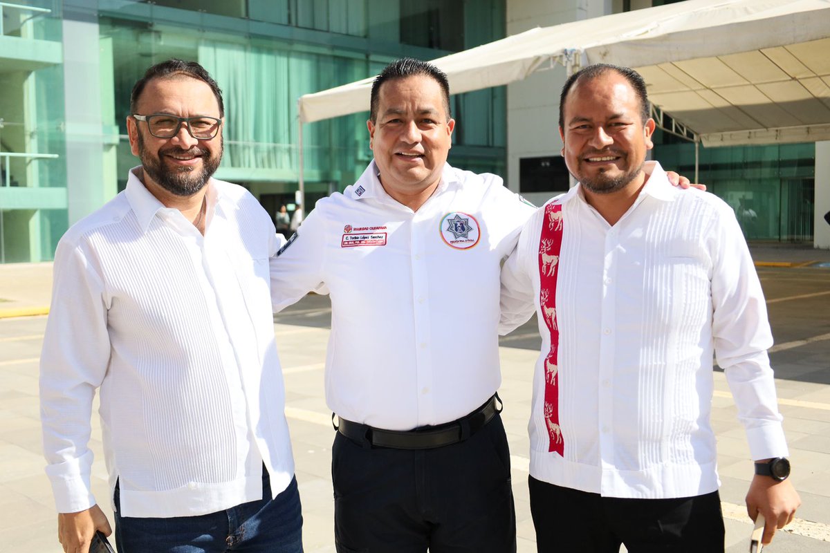 ToryLopezS's tweet image. #BuenosDias Un gusto saludar a los amigos Diputados Paco Niño y al buen Isra.

Amigas y amigos les deseo feliz jueves y mucho éxito en su jornada laboral.

#ConduceSeguro