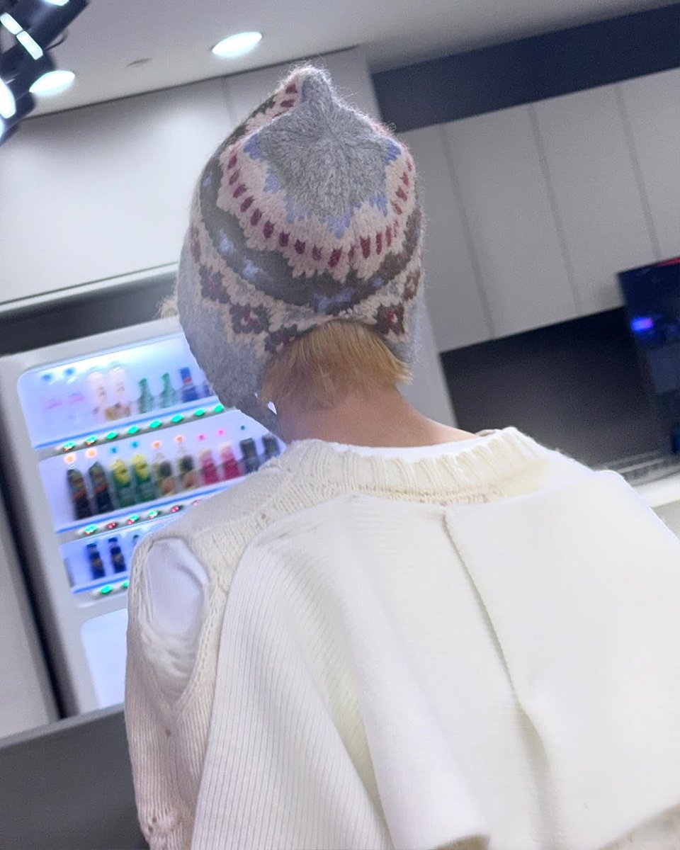 BND_Nyan's tweet photo. 뒷모습이왜이리커욥지//
동글동글꿀떡같이귀여워
동그래동글동글 https://t.co/BaGRC2nB17