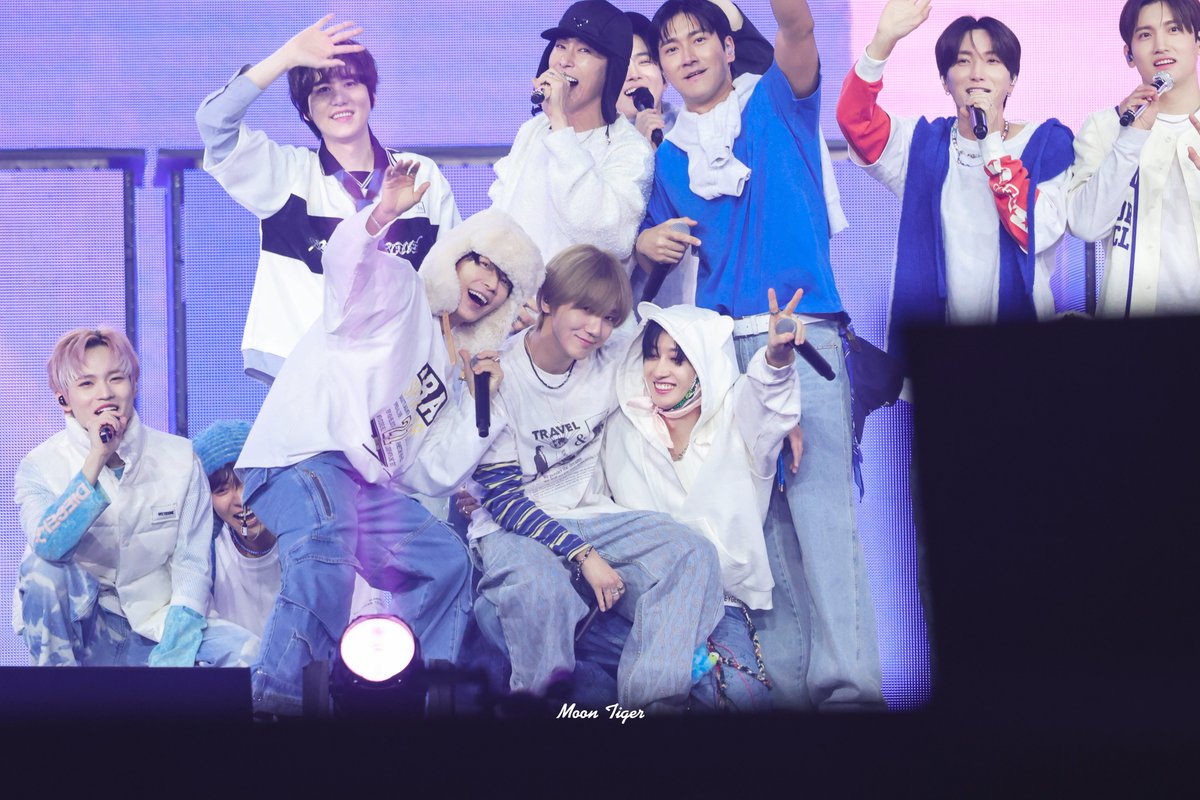 250111

sm🩷🩵town

 #동해 #DONGHAE #은혁 #EUNHYUK
#SUPERJUNIOR #smtown