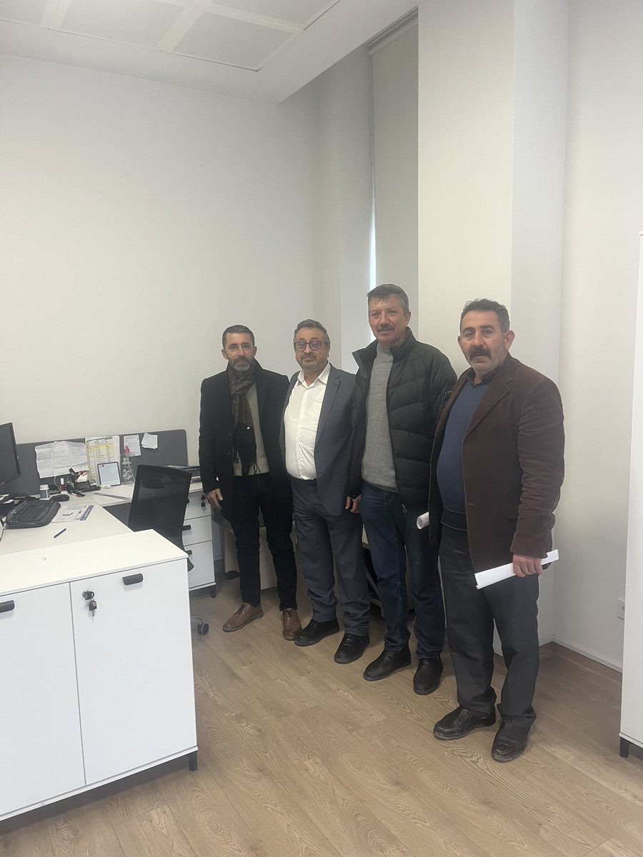 Demokrasimizin temel taşlarından #muhtarlarımız #İBB #Çatalca #Koordinatörlüğü Ofisimizi ziyaret etmişlerdir.
#Örcünlü muhtarımız İdris Başaran’a, #Kalfaköy muhtarımız Emin Erkan’a ve #Kestanelik muhtarımız Olcay Güvenci’ye 
nazik ziyaretlerinden dolayı teşekkür ederiz.