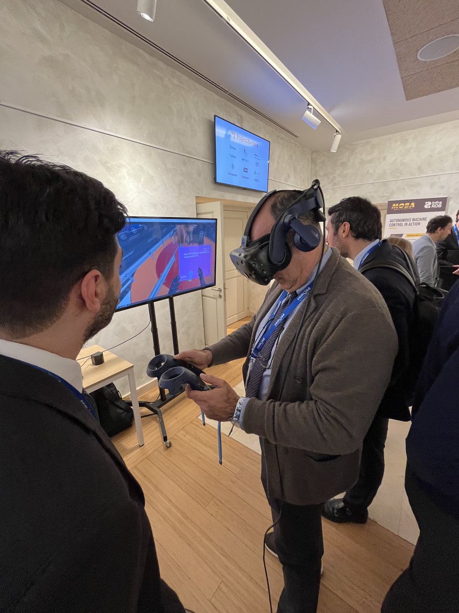 #VR Training session by Themis Anastasiou from the Laboratory for Manufacturing Systems and Automation

Stakeholders are learning how to use the OMICRON #RoboticPlatform with VR technology at our Final Event, in collaboration with <a href="/infra_rob/">InfraROB</a> and @HeronEUProject

#SmartRoads