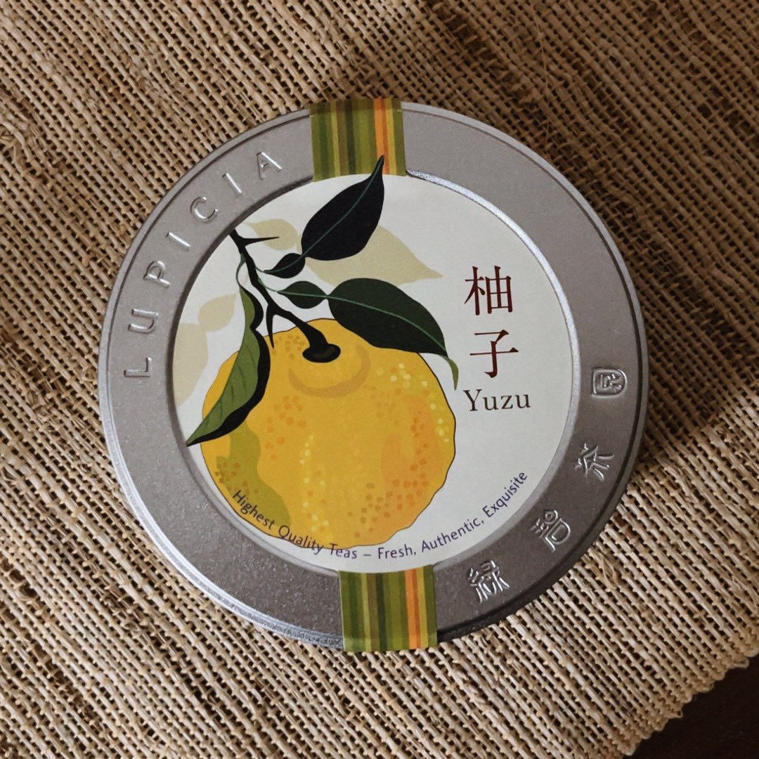 어금니개완🦷
루피시아 유자센차 향기가 진짜... 진짜다