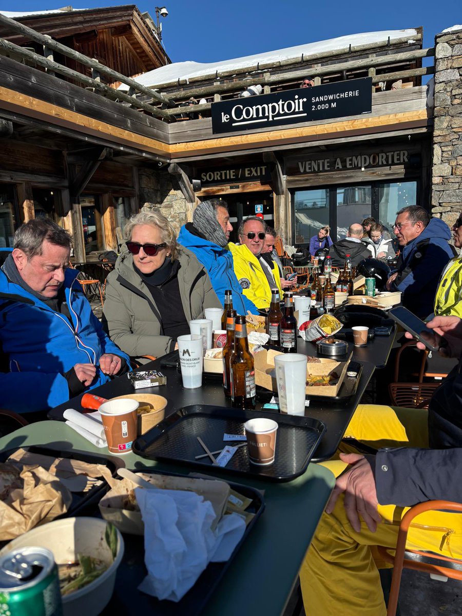 ❄️🎿en direct de la deuxième édition de notre séminaire à Chamonix ! Convivialité, soleil et bonne humeur au rdv !