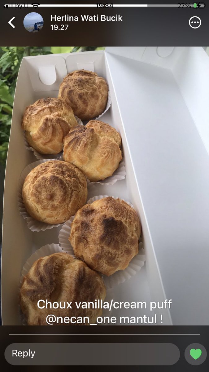 Ceritanya ada Loyal Customer Necan yang request Cream Puff, lama blm sempat dibikinin’ akhirnya pagi ini terrealisasi. Sayang jugakan klo sampe bln puasa belum dibikinin. Alhamdulillah Cream Puffnya dijadiin menu buka puasa sore tadi. Dipasang story juga, Luv 💖 #creampuff #choux
