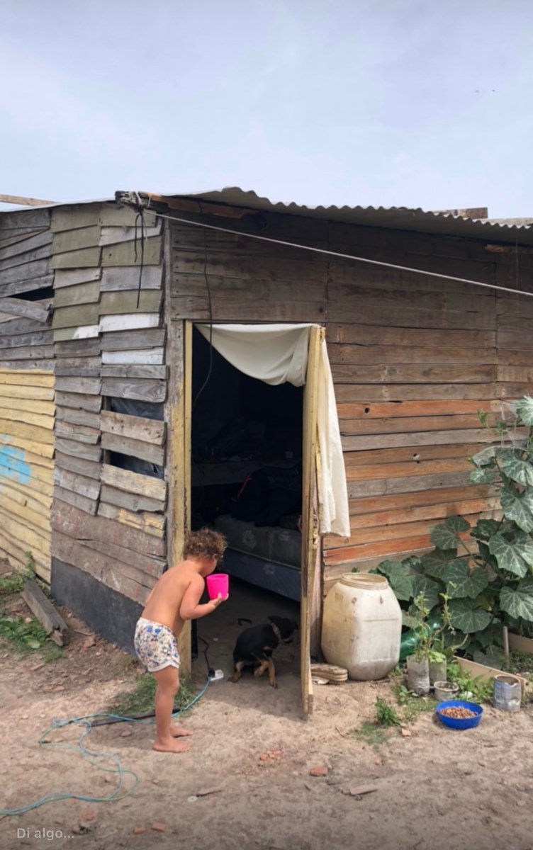 sixtocristiani's tweet photo. Mientras haya nenes durmiendo en casillas con pisos de tierra no hay meritocracia posible, tan simple como eso. https://t.co/lczVvrO8PG