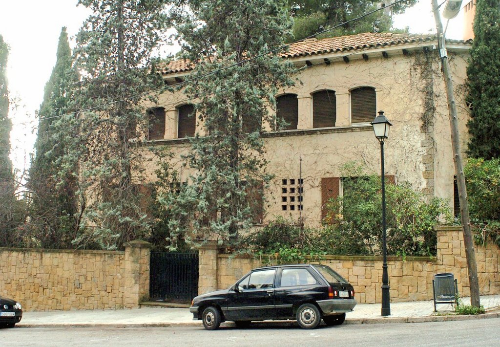 fagotadovd's tweet photo. Quiero recordar el destrozo que le hicieron la Infanta Cristina y Urdangarin al llamado Palacete de Pedralbes, esto si que es de cárcel. https://t.co/Ym89oyyq5q