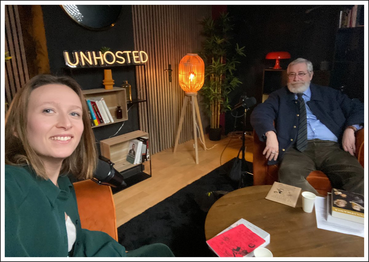 cryptosaurien's tweet image. C&apos;était hier, enregistrement chez #unhosted avec @ClaireBalva . On a parlé tulipes, Napoléon, Satoshi, communauté, politique etc. Bientôt sur vos écrans !