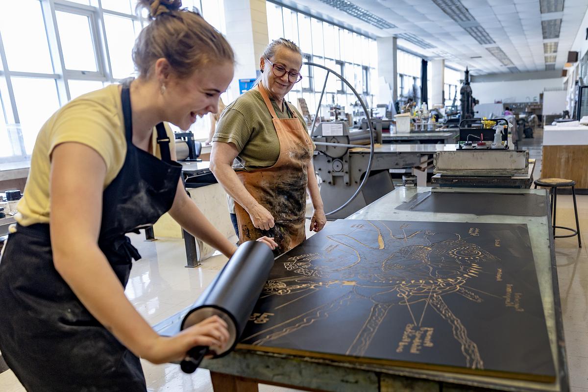 UNC College of Arts and Sciences (@unccollege) on Twitter photo Tomorrow, biology and art collide for the annual #UNC Art Show: Printmaking and Biology 🎨
🗓️ Friday, Jan. 17
⏰ 4-6 p.m.
📍 Genome Sciences Building, lower lobby
Explore past shows: ow.ly/3wyU50UEhYO
⭐ @UNC_biology <a href="/UNCArtDept/">UNC Art Department</a> Tomorrow, biology and art collide for the annual #UNC Art Show: Printmaking and Biology 🎨
🗓️ Friday, Jan. 17
⏰ 4-6 p.m.
📍 Genome Sciences Building, lower lobby
Explore past shows: ow.ly/3wyU50UEhYO
⭐ @UNC_biology <a href="/UNCArtDept/">UNC Art Department</a>