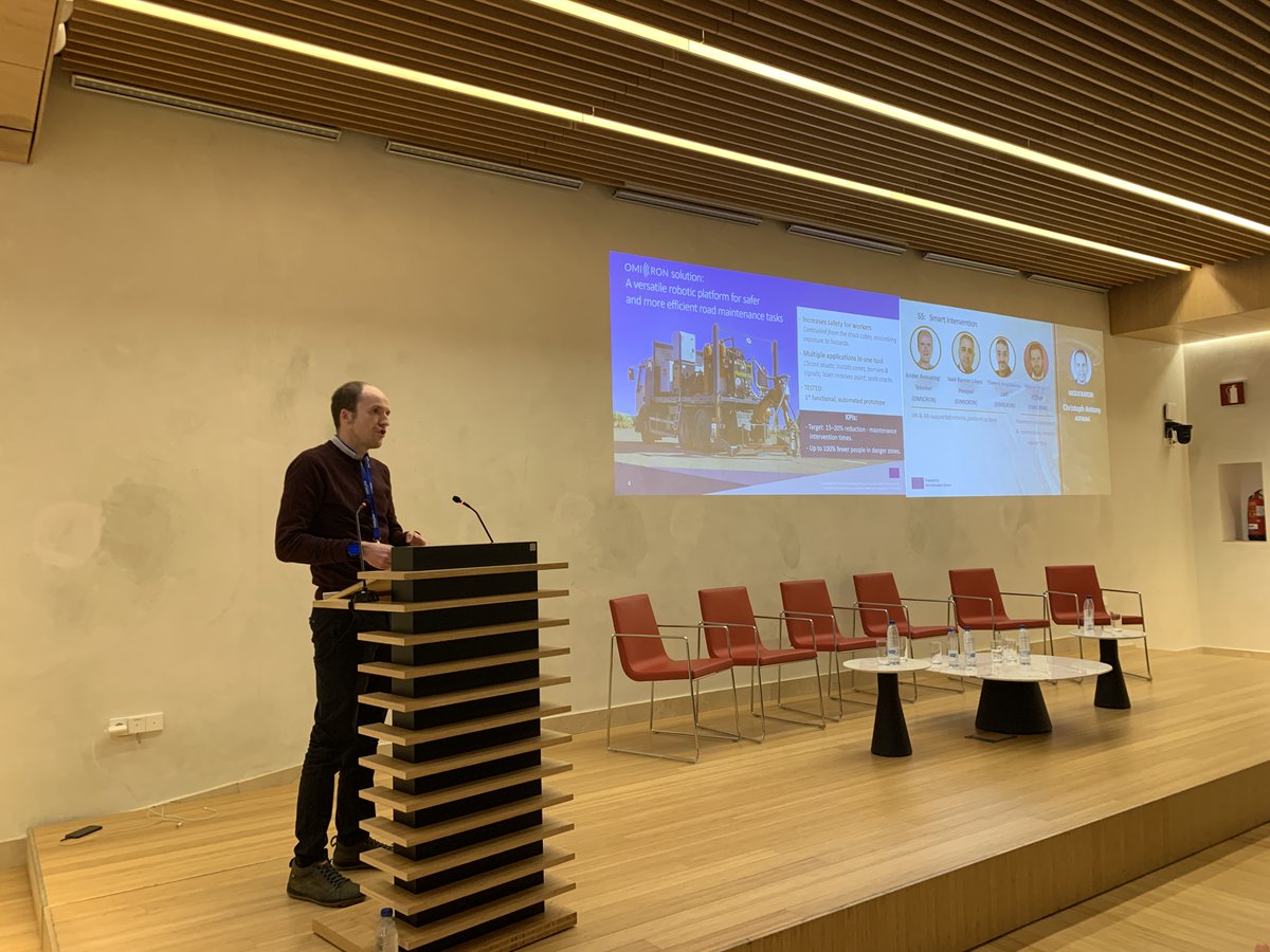 H2020Omicron's tweet image. At our Final Event, focus is now on #SmartIntervention.

Ander Ansuategi, José Ramón, and Themis Anastasiou showcase OMICRON’s #RoboticPlatform with #VR &amp;amp; #AR.

The platform reduces #InterventionTime by 15-20% and boosts #Safety for workers by up to 100%.

#Innovation #SmartRoads