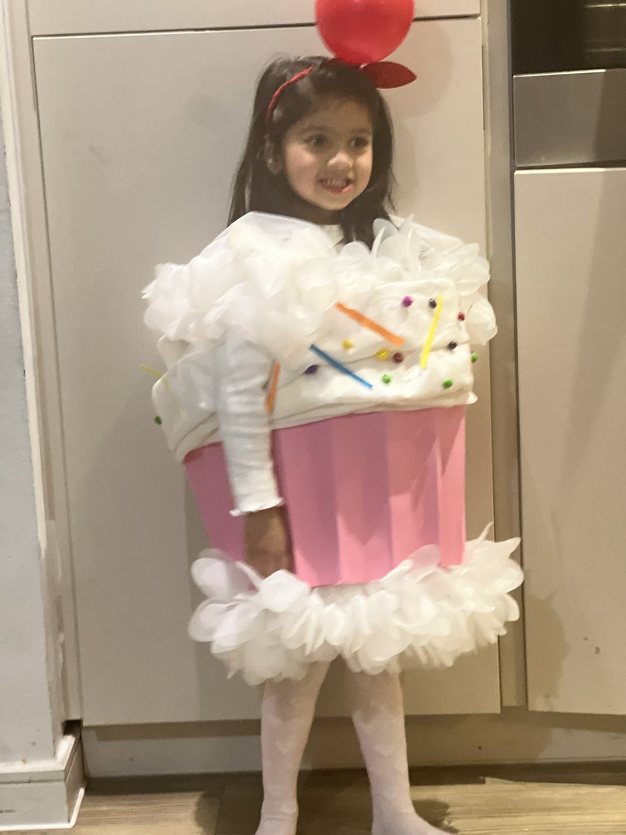 pritin14's tweet photo. “A” dressed up as a cupcake .
#handmade #beingcreative #fancydress 

The idea for the cherry was given by elder brother, said just blow up a red balloon 🎈 and tada 🎉 
@TVInfants @RofiyaTVI @AdamDobsonTVI @SamTVI1 https://t.co/VXrX0QLwtm