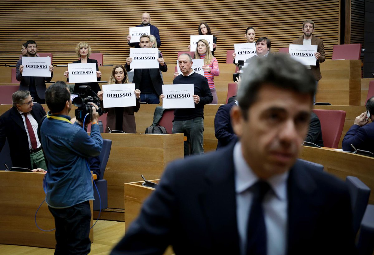 compromis's tweet image. #MazónDimissió