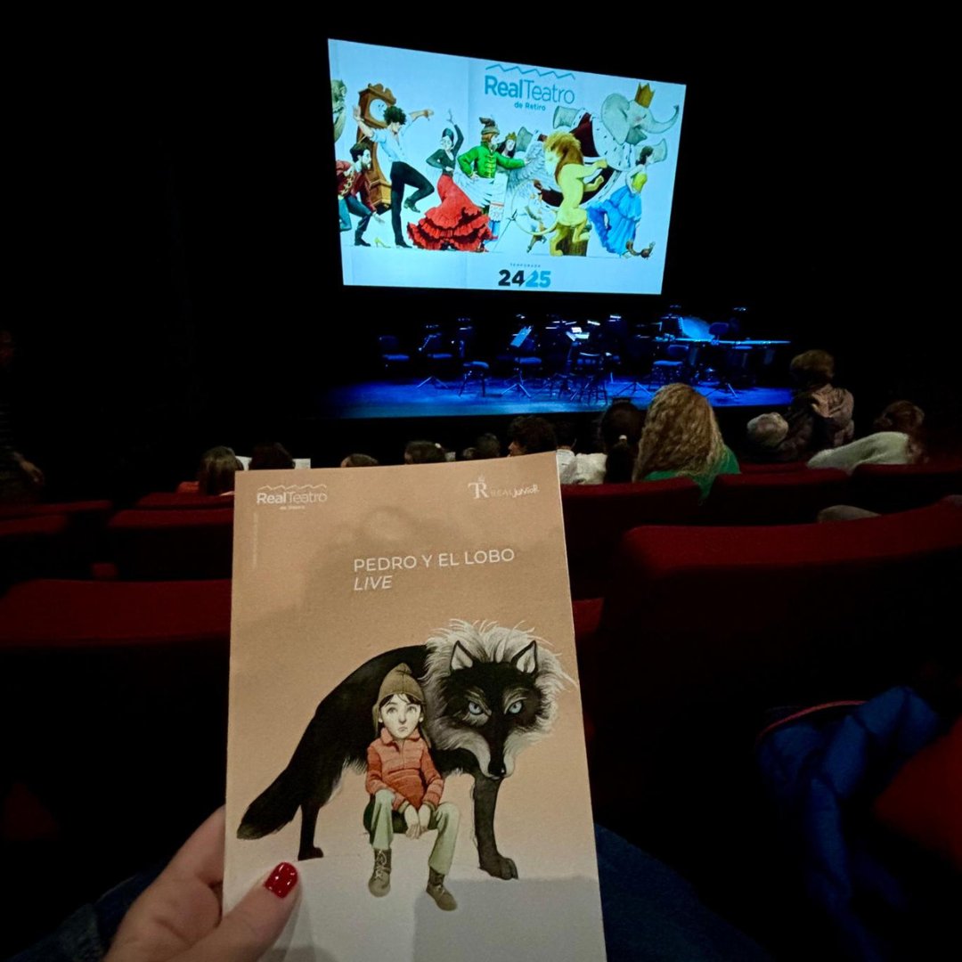 Estas #Navidades dirigí y presenté ‘Pedro y el lobo’, de Prokófiev, en una experiencia inolvidable que unió #cine animado y #música en vivo. 🎬🎻

Muchas gracias a la <a href="/os_madrid/">OSM</a> , al Real Teatro del Retiro y al #público que nos acompañó en este viaje único. 🐺🌲