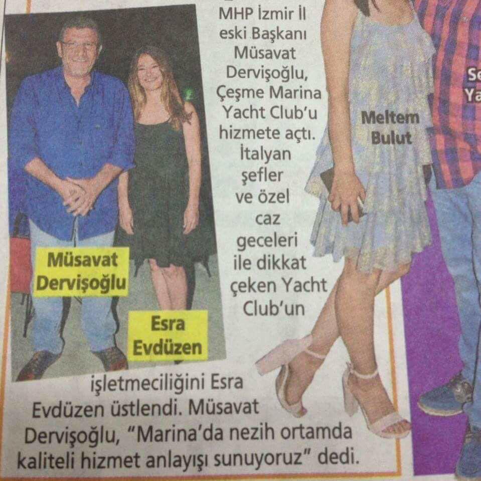 Müsavat Dervişoğlunun gazete haberi sosyal medyada gündem oldu.