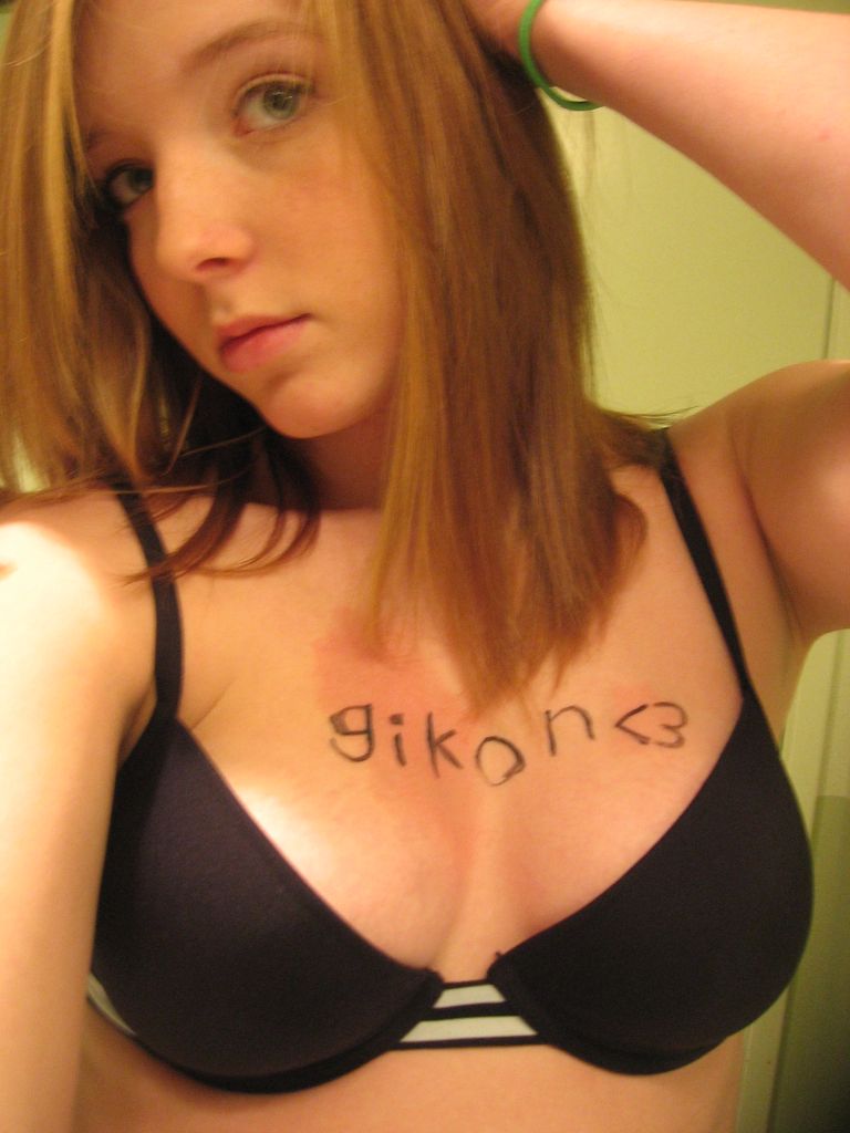 Cochonne18ans's tweet photo. Plan cul https://t.co/0WSgrJC9Ma pour me baiser comme une chienne et je ne cherche pas un mec romantique au passage https://t.co/urVhZcteVj