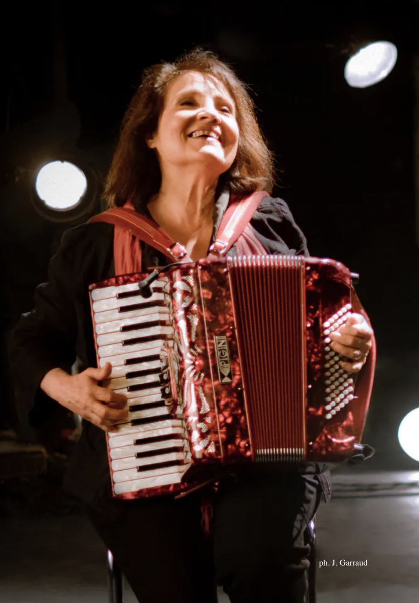 Quel talent ! Depuis un demi-siècle, Michèle Bernard impose son punch scénique, sa voix chaleureuse.  Elle est l’invitée d’« On connaît la chanson » (<a href="/FrProtestante/">FrequenceProtestante</a>, 100,7 mhz) samedi 18 janvier  à 23 h (puis en podcast frequenceprotestante.com/nos-animateurs…).