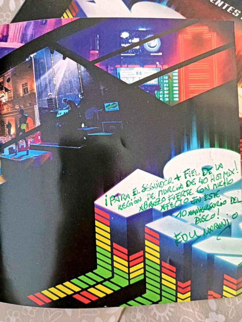 JesusZL1's tweet photo. Escuchando los CD del programa por el que cuando tenía 12 años ya sabía que quería ser DJ #40HotMix. Gracias por hacerme un adicto al dance  @Edu_Naranjo @alvaroreinaloc. La de noches que he pasado sin dormir escuchando "el hot" ❤️ https://t.co/VqGvkaxKn8
