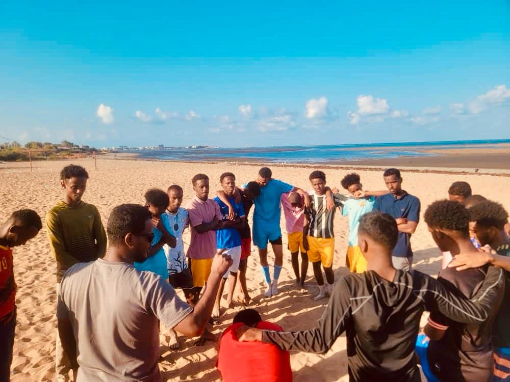 🔴⚪ Retour à l’entraînement !

Après notre belle victoire, notre équipe est de retour sur le terrain pour préparer avec détermination les deux derniers matchs de la phase aller.

👊🏿 On ne relâche rien !