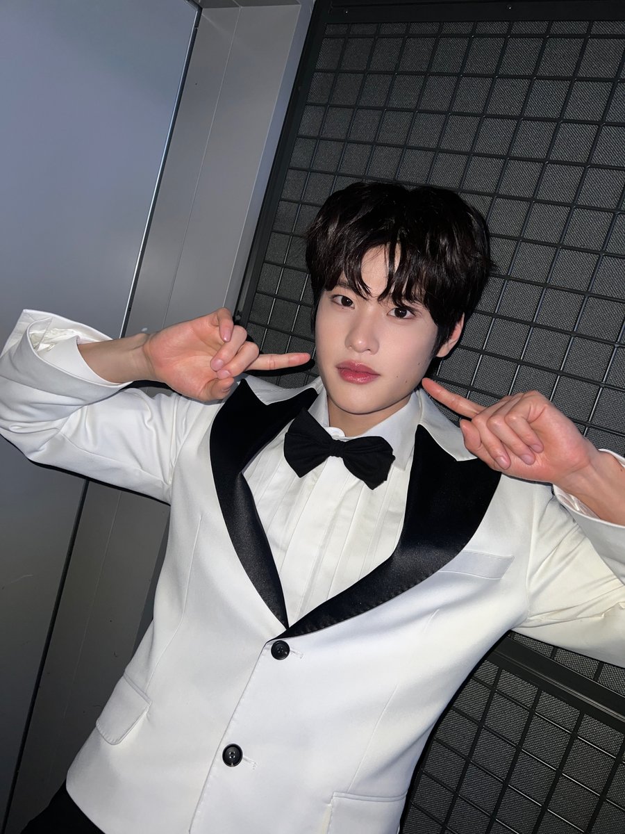 RIIZE_official's tweet image. 🧡🫂🧡

#Hug #RIIZE_Hug
#SMTOWN #SM_30thAnniversary
#SMTOWN2025 #SMCU
#RIIZE #라이즈