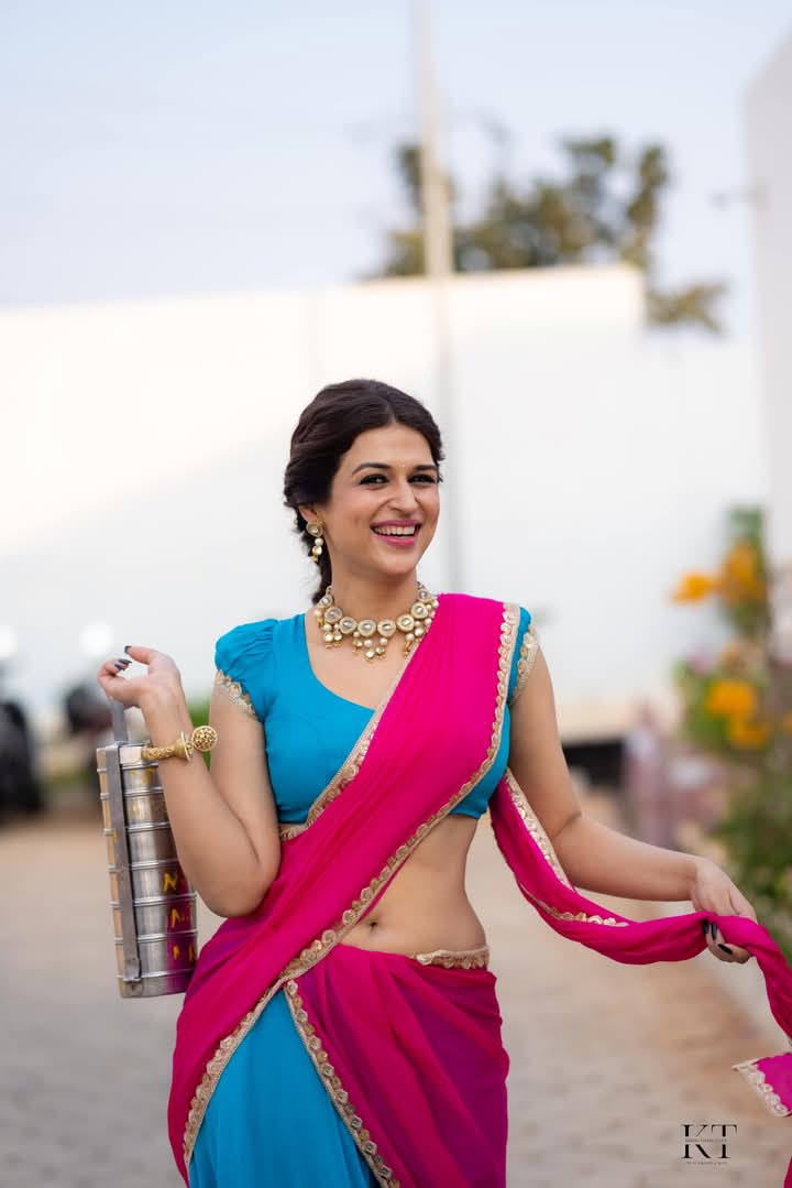 ACherecter59546's tweet photo. Sweet navel ...🤗💖❤️
Shraddha das @shraddhadas43 https://t.co/pZCyLmATpj