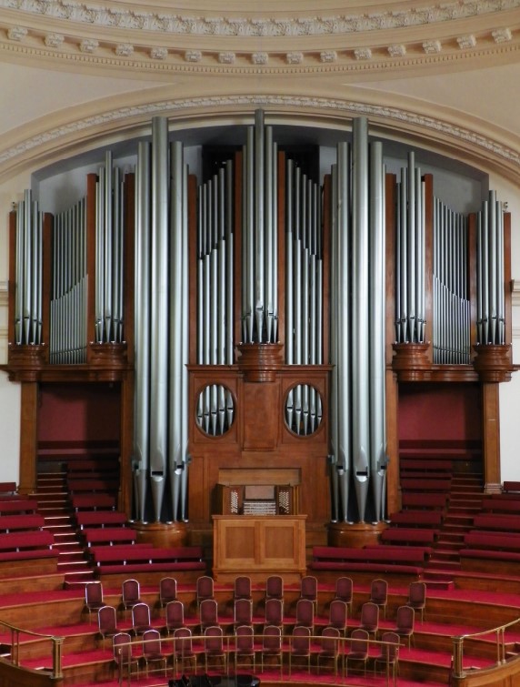 Are you joining us this Sunday (15:00 GMT) at <a href="/MCHW/">MethodistCentralHall</a> to kick off Play the Organ Year 2025? Ever wanted to try the organ? Now's your chance to get hands-on with "The King of Instruments"! No experience needed and free to attend. Reserve here: bit.ly/3BcypYf 
#playtheorgan