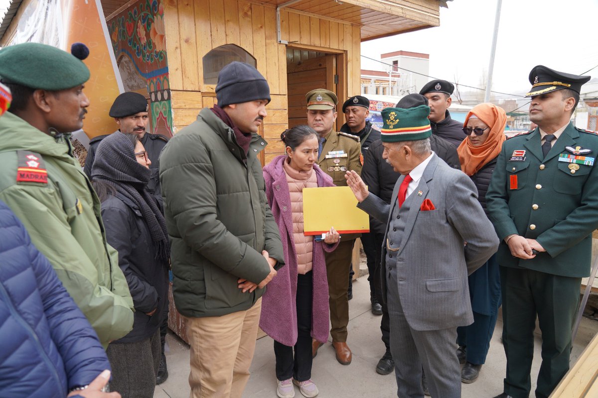 lg_ladakh's tweet photo. The Hon'ble Lieutenant Governor, Brigadier (Dr) BD Mishra (Retd), visited the #ChaderTrek Registration Centre in Leh today to review the ongoing #Chader Trek and assess the facilities at the #TouristInformation Centre.
#ChaderTrek #WinterLadakh
#TourismLadakh @utladakhtourism https://t.co/ijjpsBe9qU