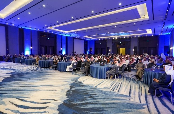E1_Cluster's tweet photo. 📸|

برعاية رئيس المجلس التأسيسي للقطاع الشرقي الصحي أ. عصام المهيدب، أقيم حفل ختام أعمال #تجمّع_الشرقية_الصحي لعام 2024م.
بحضور أعضاء المجلس التأسيسي، ورئيس التجمع التنفيذي د. عبدالعزيز الغامدي، ومدير عام فرع وزارة #الصحة بـ #المنطقة_الشرقية د. فارس الهمزاني، وعدد من الرؤساء التنفيذيين بالتجمعات.