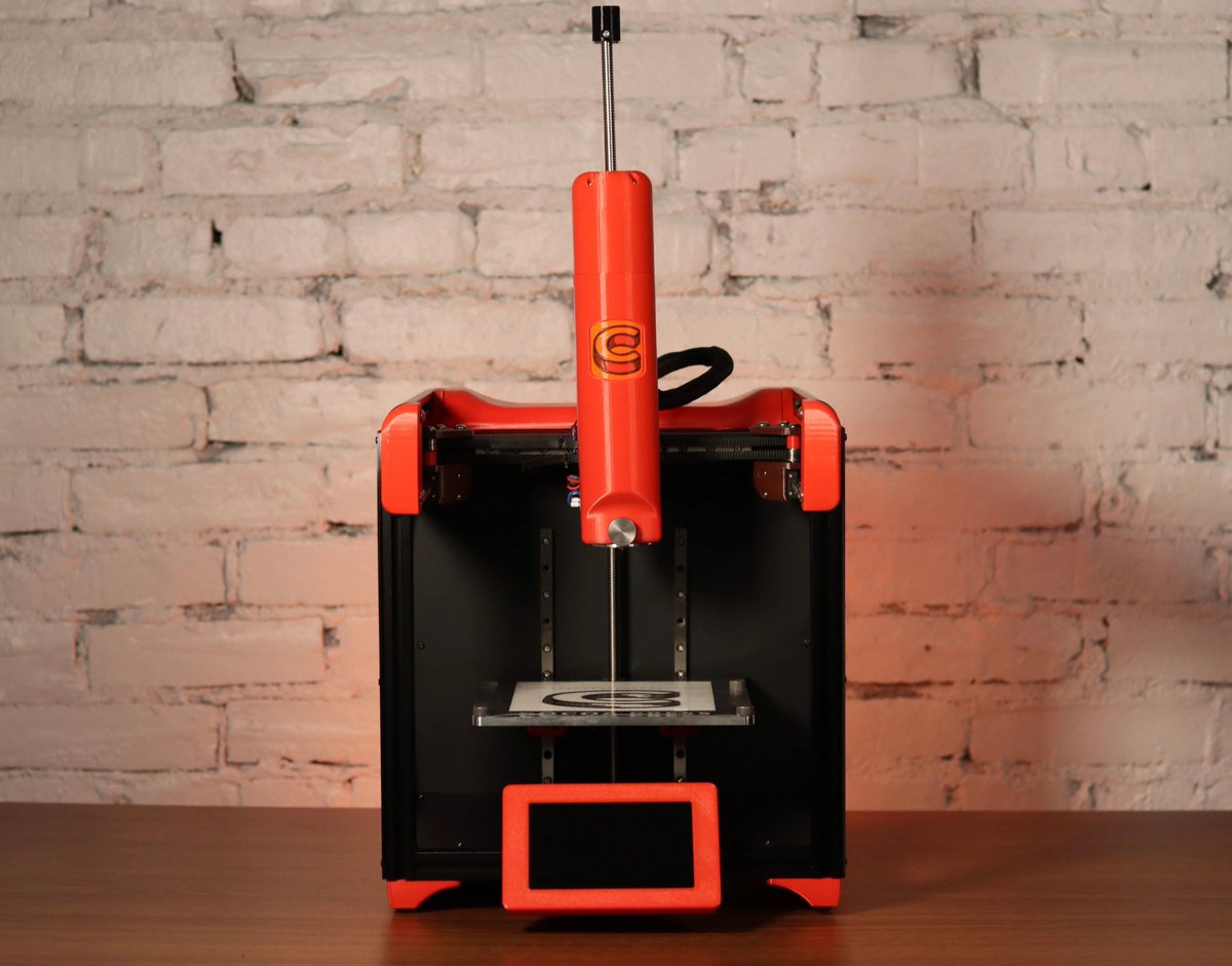 YuTR0N's tweet photo. バレンタインデーに男性がもらって喜ぶアイテムはチョコを3D印刷できるCocoa Press 2です https://t.co/HrcqmZ5S3r