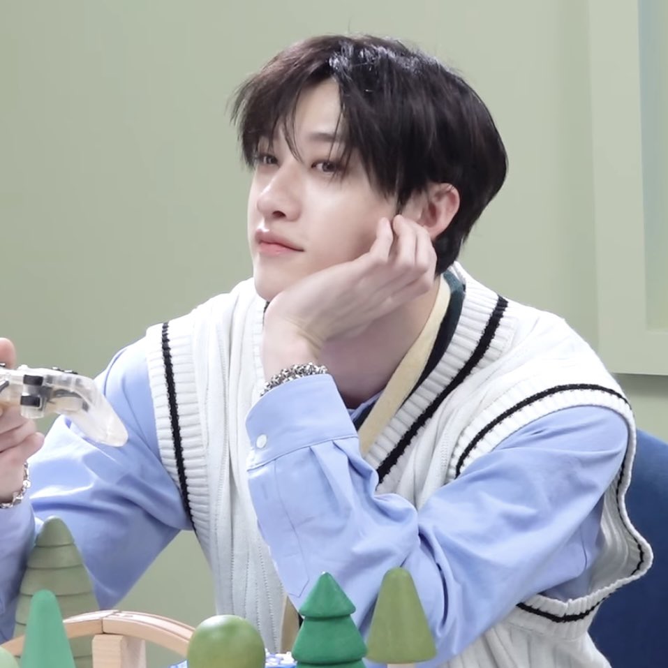 bxxxxxxxxg's tweet photo. 귀여워 잘생겻어 https://t.co/hvLf4tK5bx